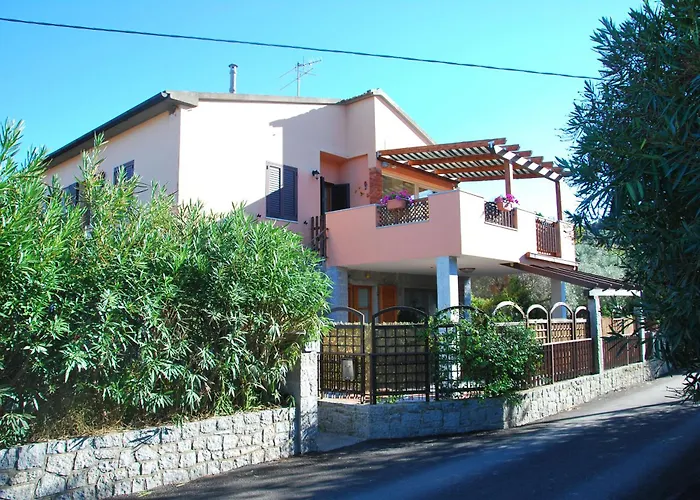Appartamenti Oleandro - Giardini, Terrazze E Posti Auto